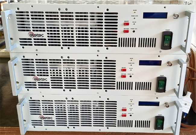BROADCAST FM RADIO TRANSMITTER